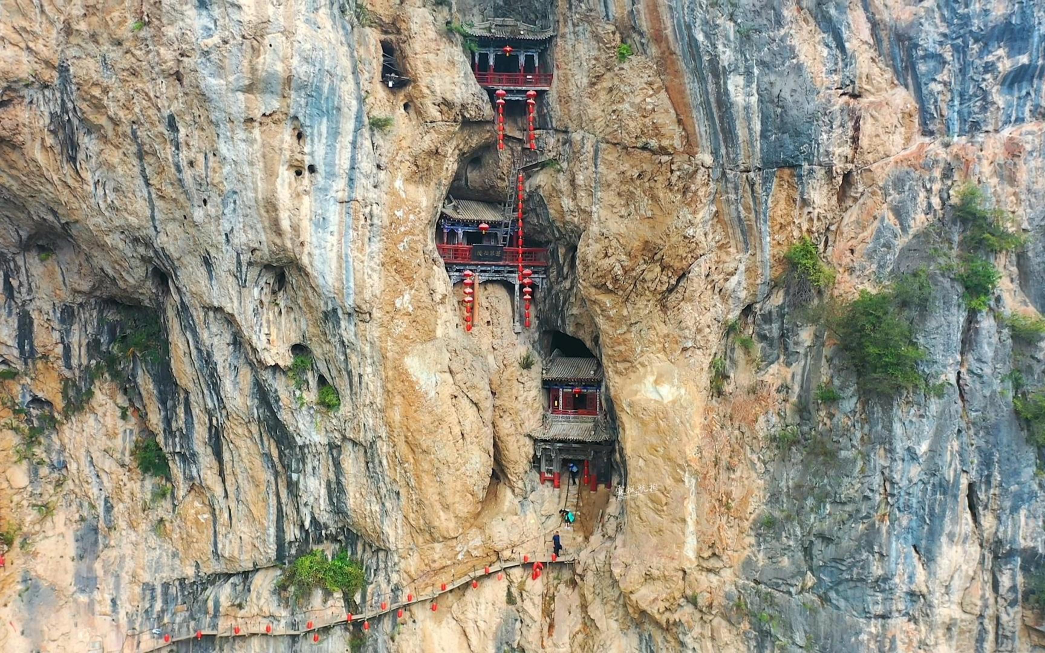 陕西龙门洞悬空寺,看一眼腿都软,古人能在这样地方修建不容易!哔哩哔哩bilibili