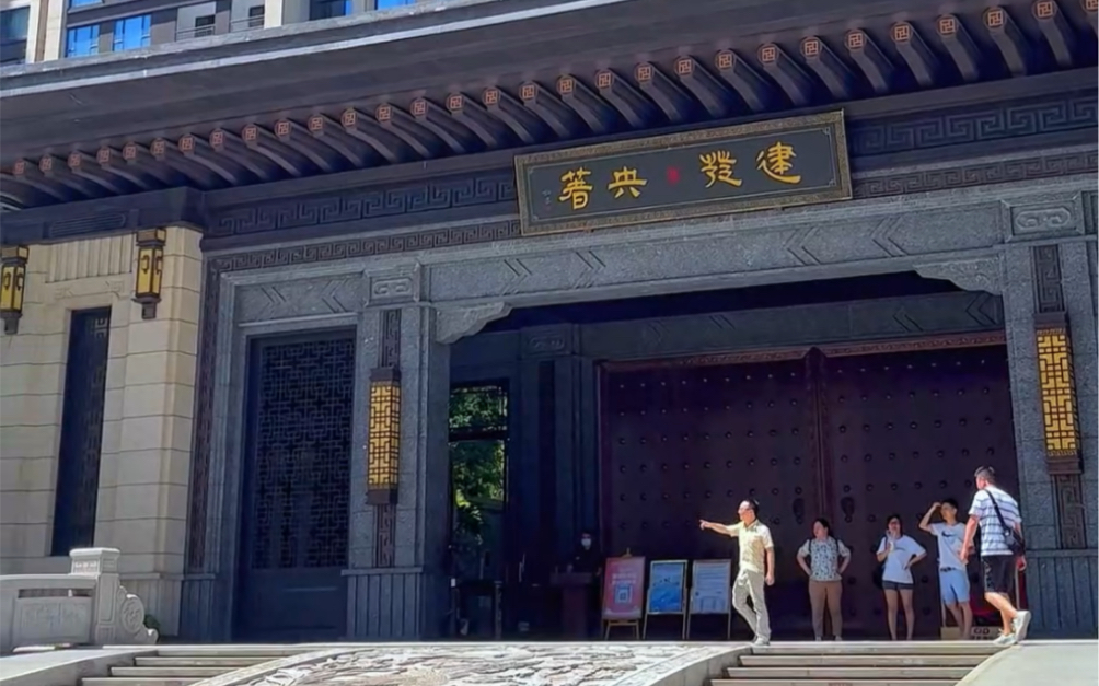 奥迪卖灯,建发卖门,这样的大门让你有面子吗?