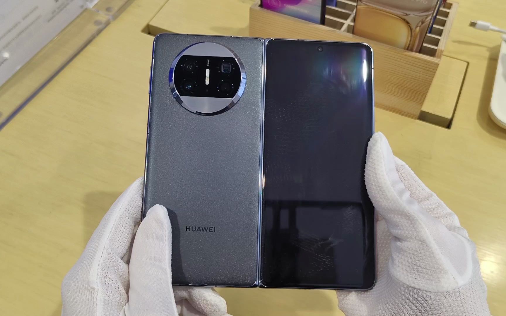 huawei mate x3 羽砂黑 沉浸式轻开箱 12999起 对比上代更轻更薄
