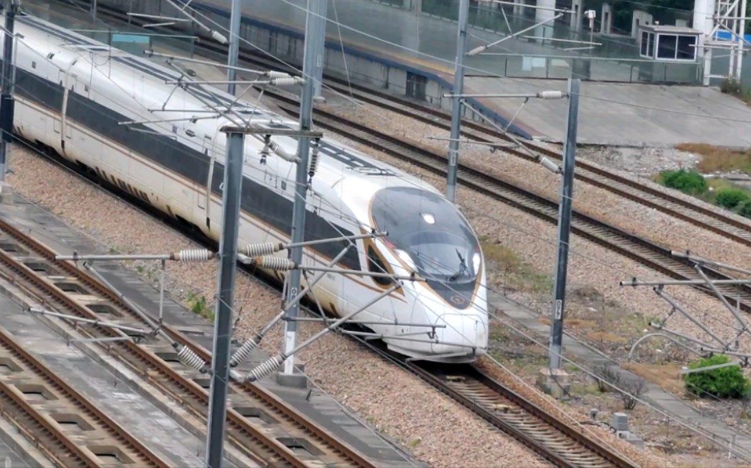 沪宁城际,安庆开往上海虹桥的g7143次列车出无锡站