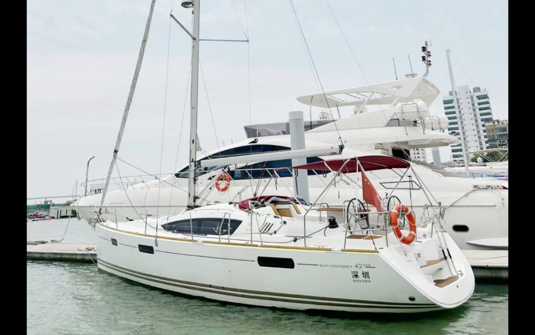 法国 亚诺42呎豪华帆船,2012年完工进口,使用600多个小时,整船保养好,