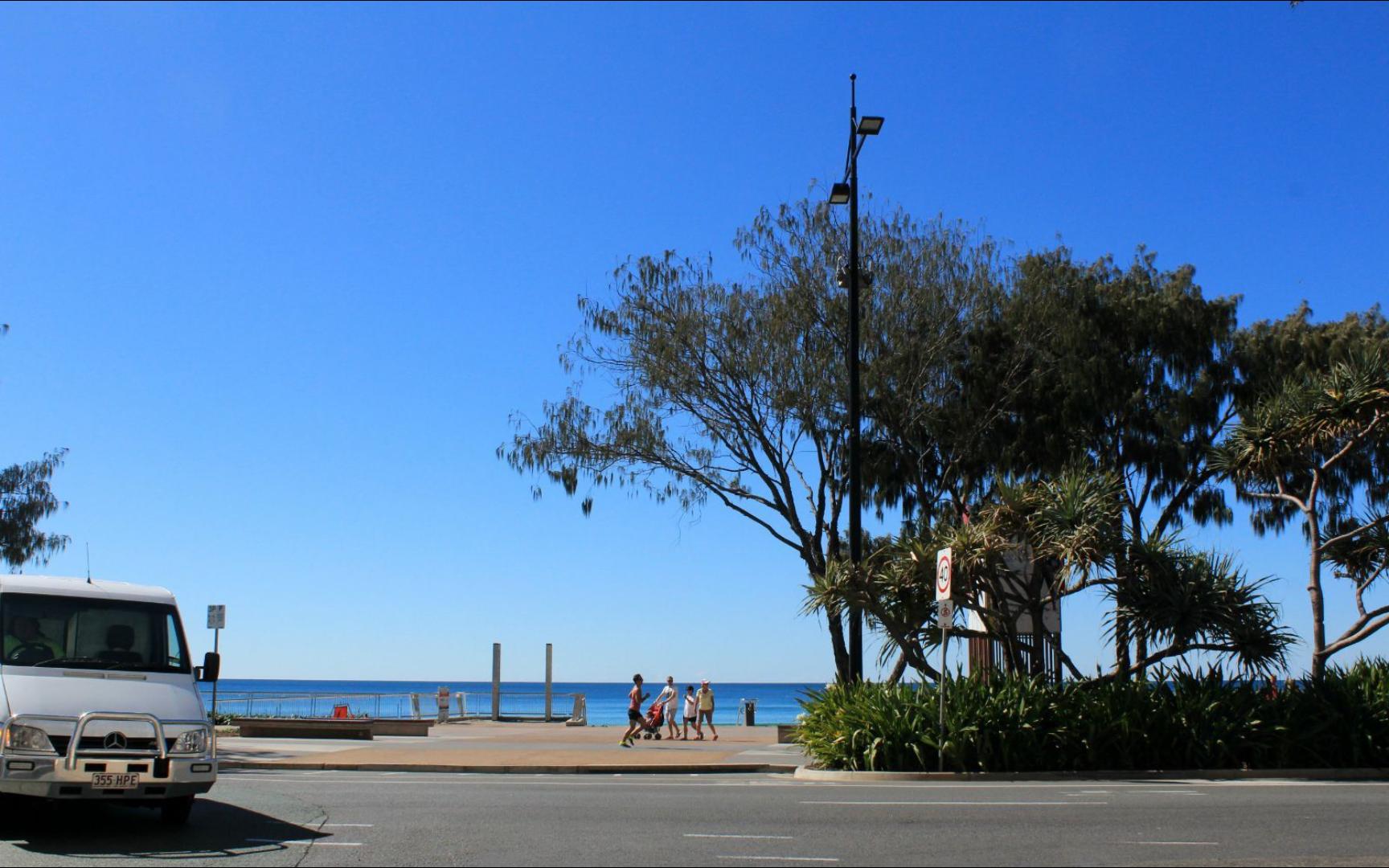 观赏澳大利亚布里斯班河岸及周边海边沙滩和自然风光美景