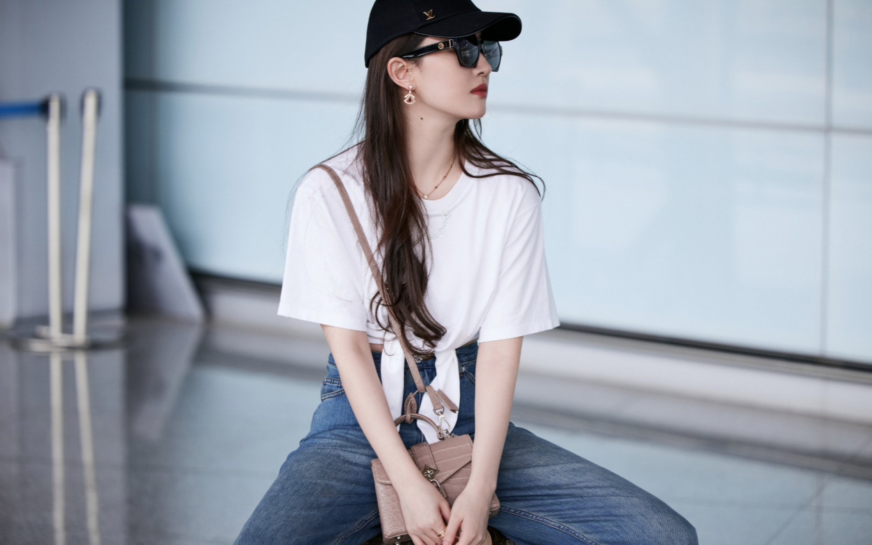 【刘亦菲】最新机场路透!出发威尼斯水城广告拍摄