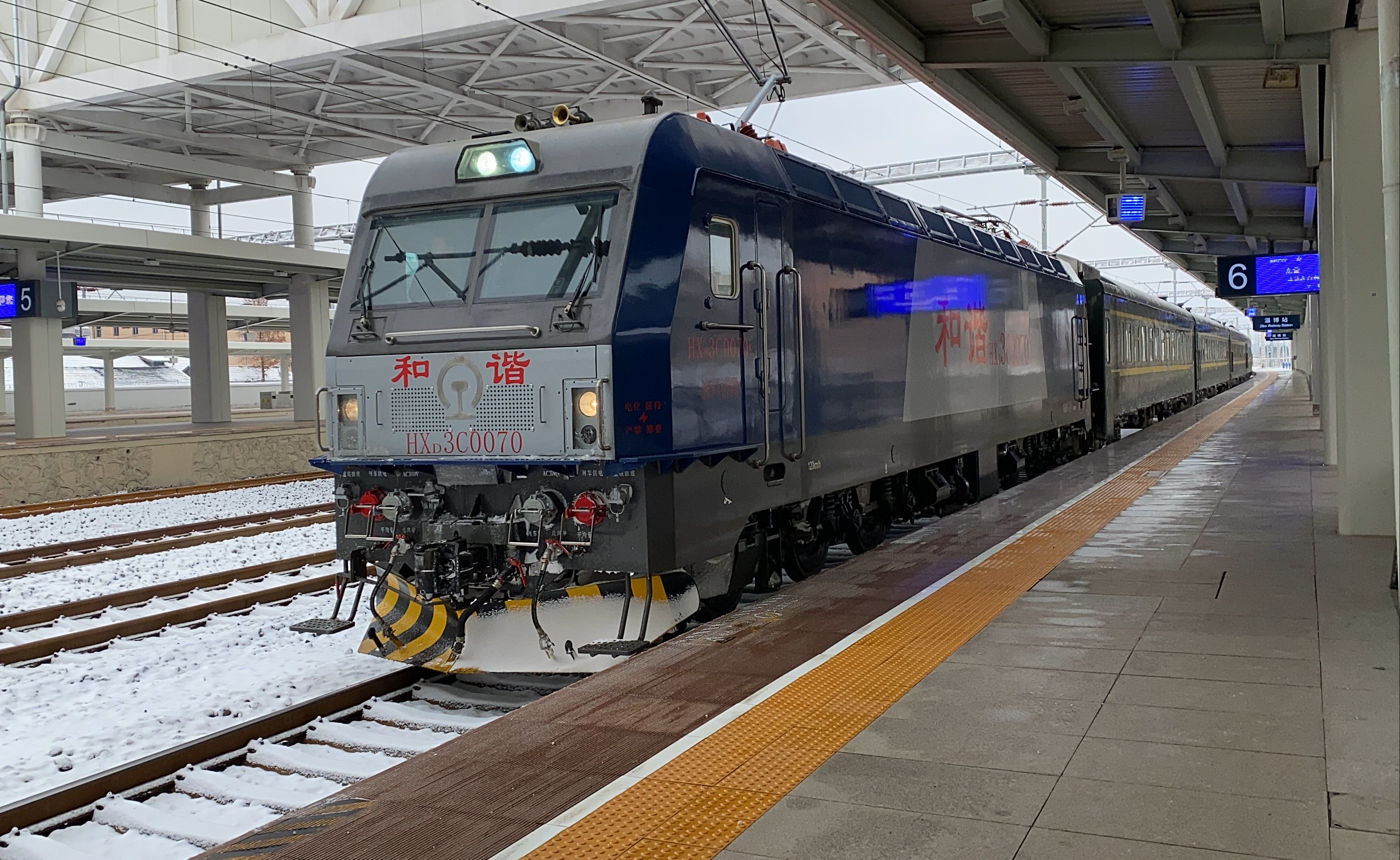 雪天拍车 k8292次进淄博站 hxd3c-0070 25g