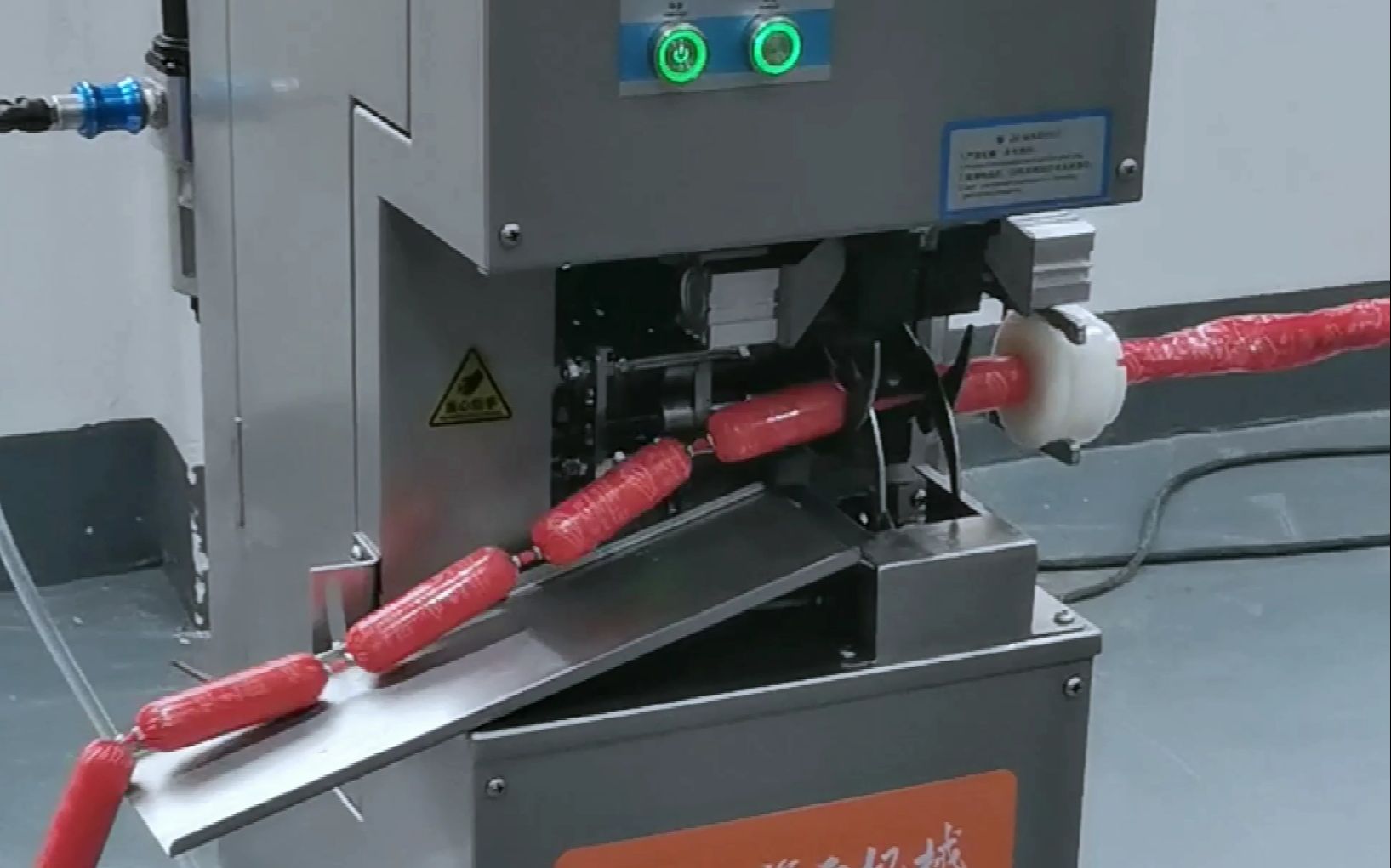 火腿肠灌装机器,自动打扣机