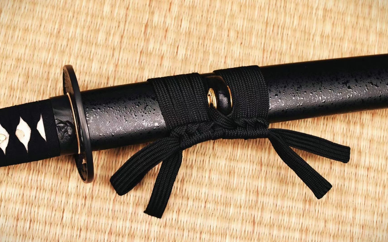 小乌丸打刀,超强性能,刃材与冷钢88k系列一样的1055 carbon, 表面: 刃