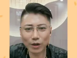 Tải video: 十三哥讲述被砍26刀挑断手筋。