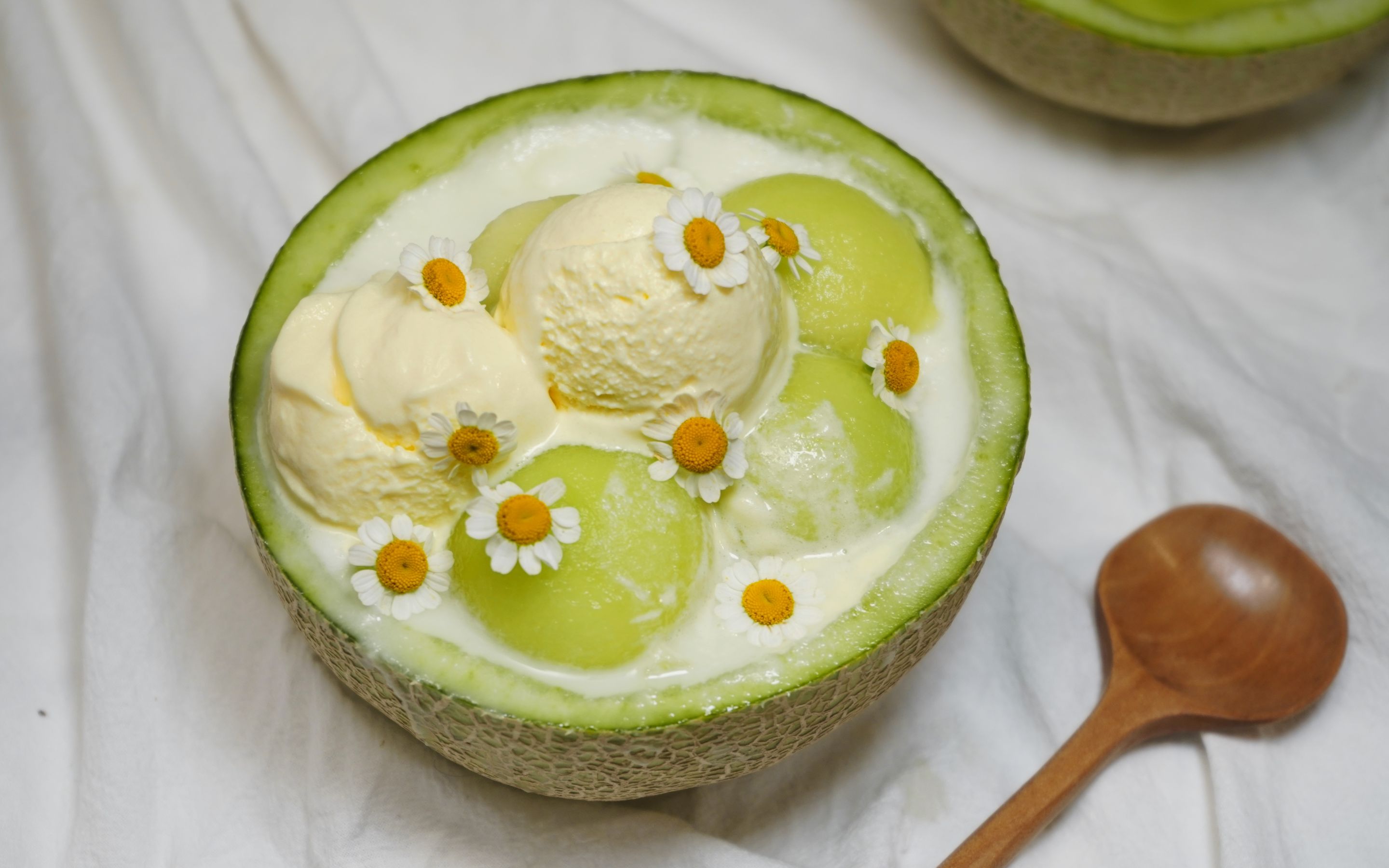 夏天的快乐,从一碗玫珑蜜瓜绵绵冰开始!