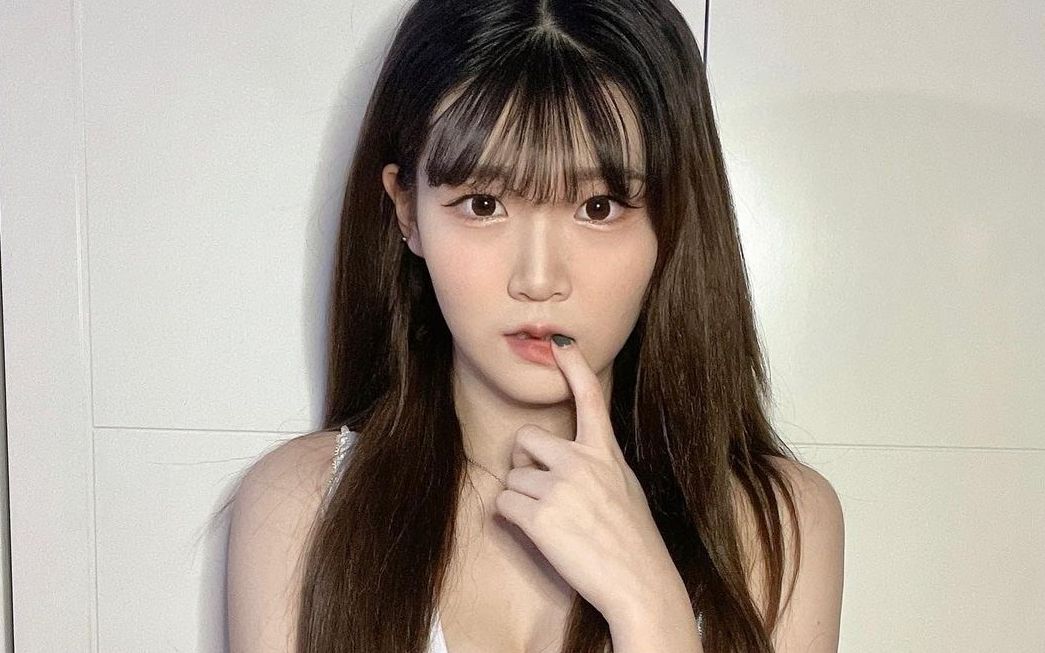 宥真宥真可爱的虎牙哦ins的问候220124