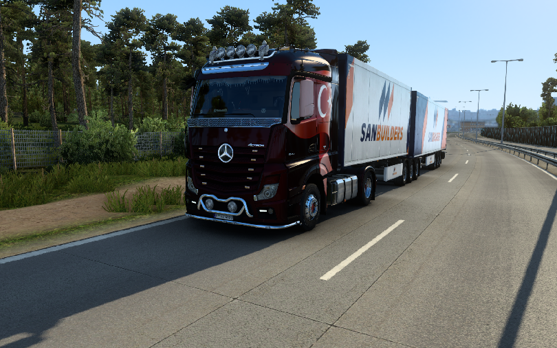 欧卡2奔驰1842长途运输空托盘