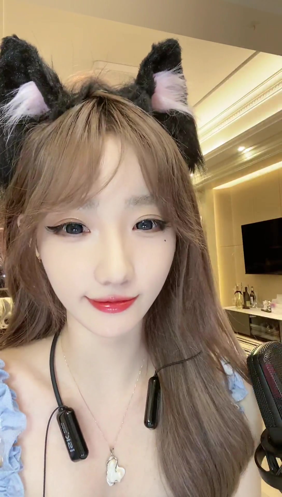 王雨萱 谁能莫名其妙送我个跑车