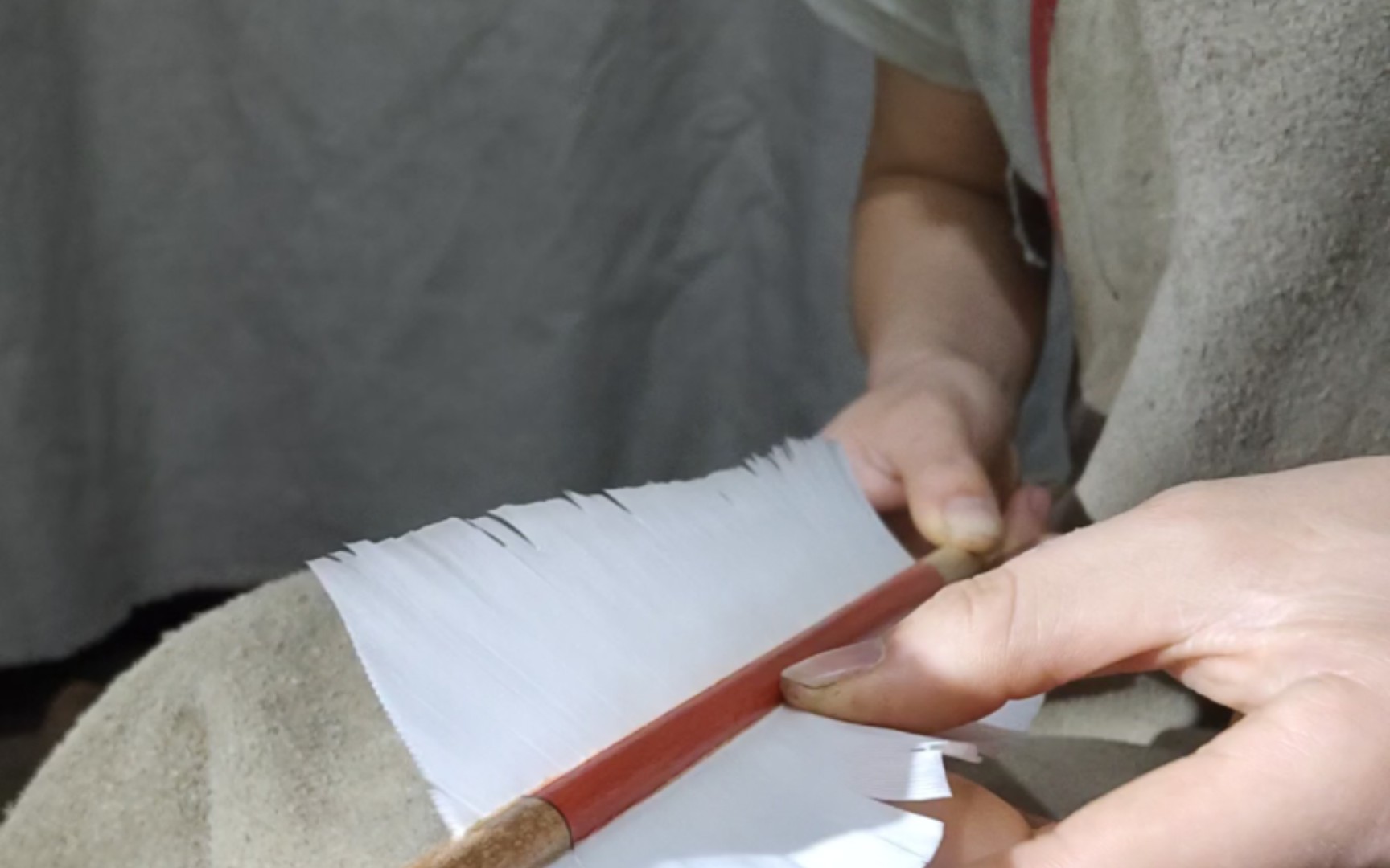 仿古箭制作,打磨箭尾,修剪箭羽