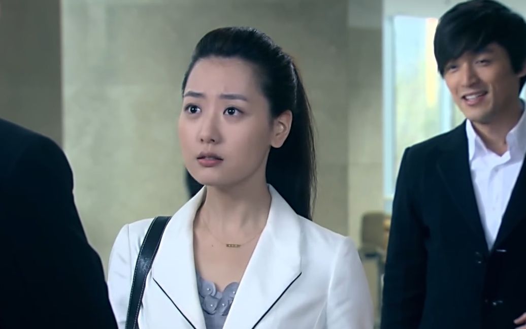 苦咖啡:胡歌发现心仪的女生和自己在一家公司,花痴笑不要太明显