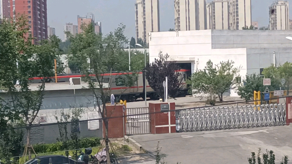 土桥车辆段01108通过(出)洗车间