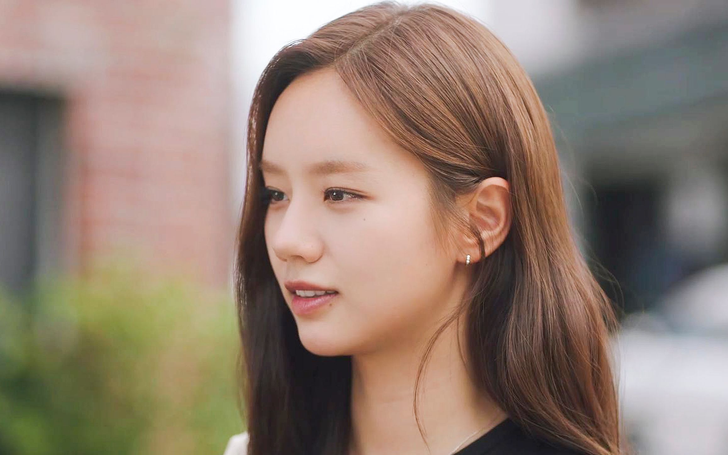 李惠利新剧《以一当百的管家》4-见鬼殡葬师的俤二职业 影视