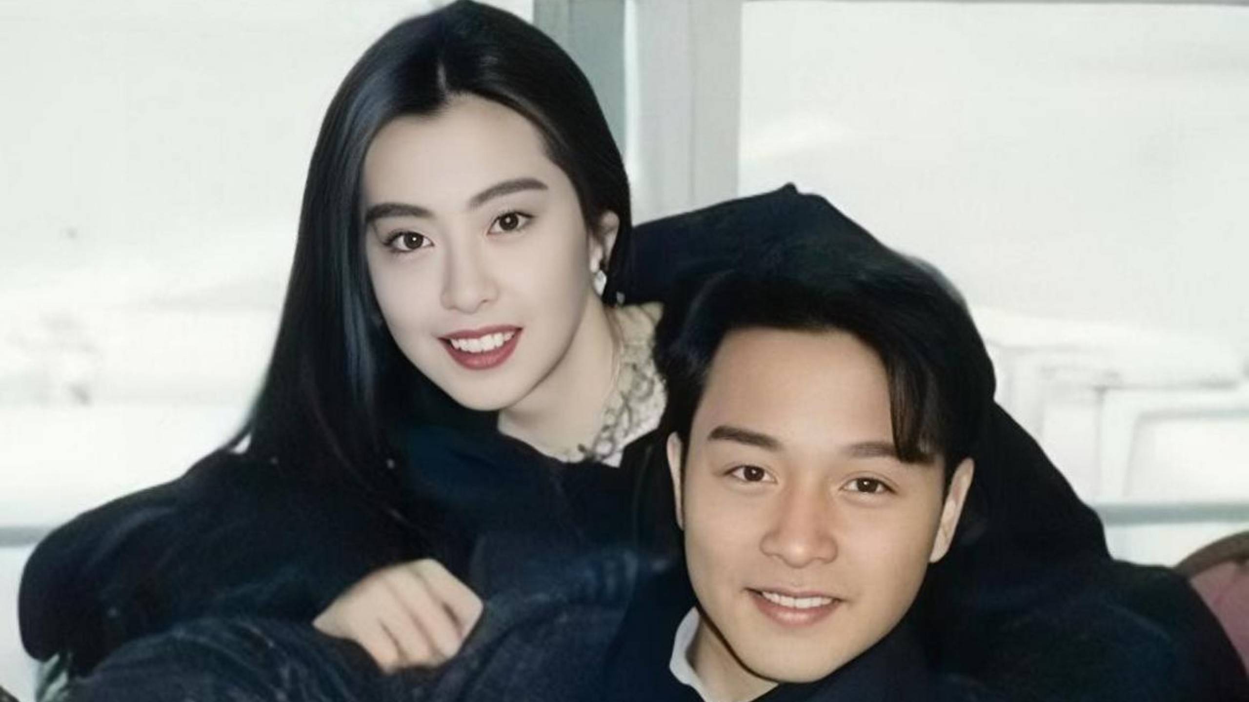 能让王祖贤如此娇羞的估计也就只有张国荣了!
