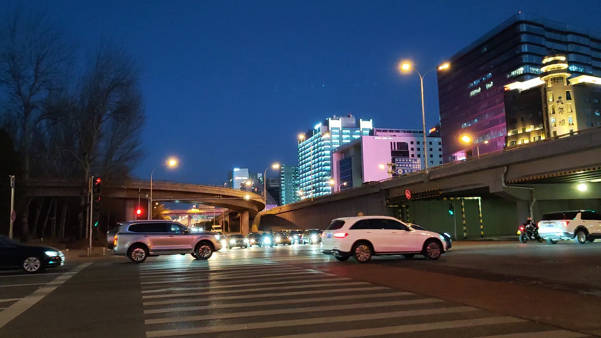 城市傍晚-手机拍摄学习-going home