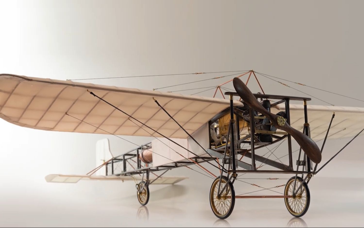 复原老式飞机模型