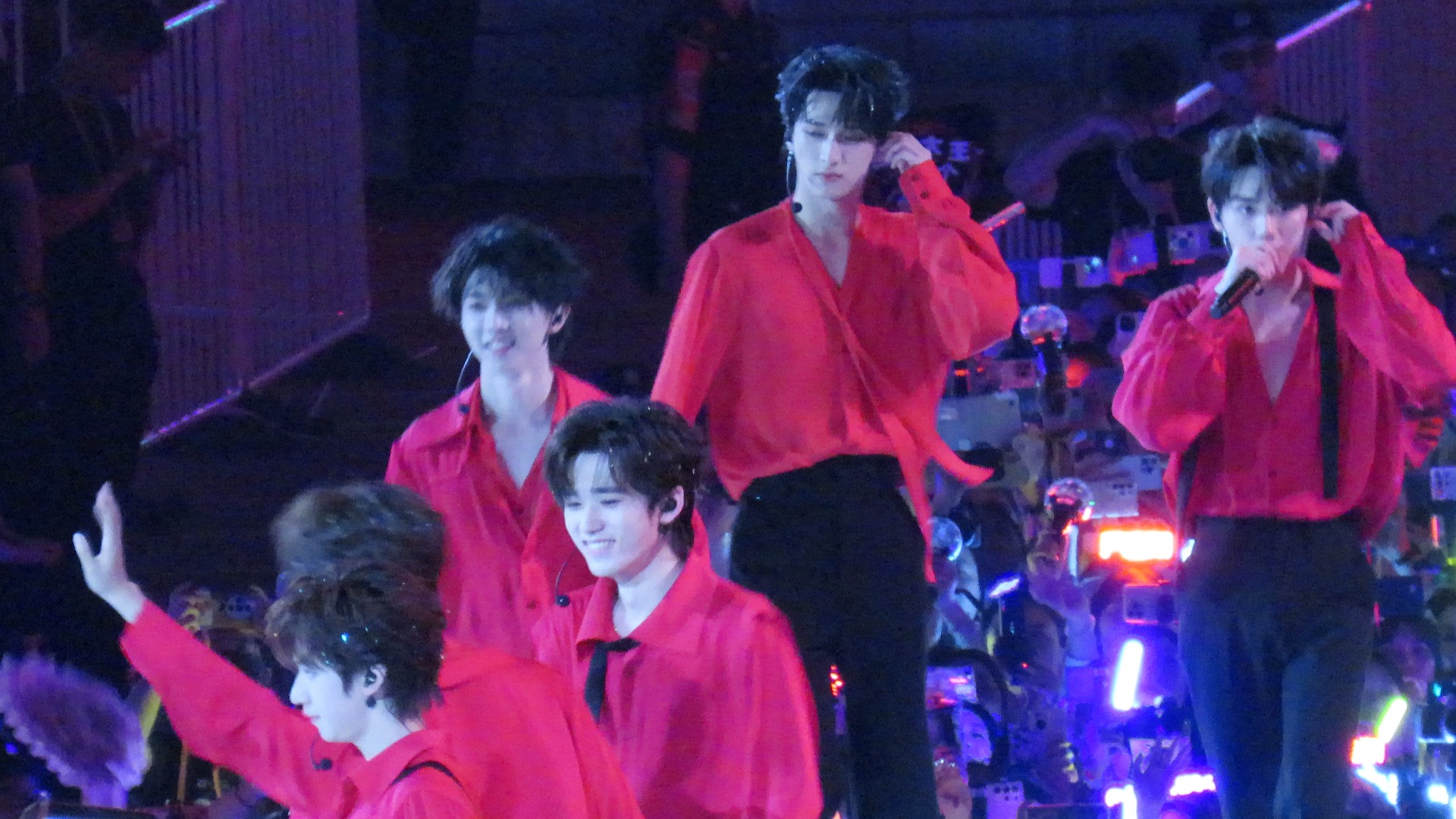 时代少年团817 《要你管》