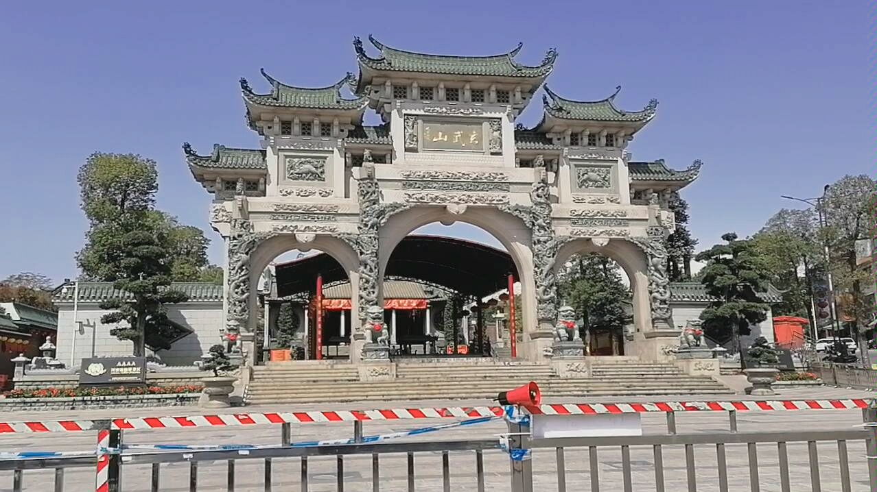 3月1号到碣石镇玄武山寺还没开,要等到广东解除疫情警报之后才能开放