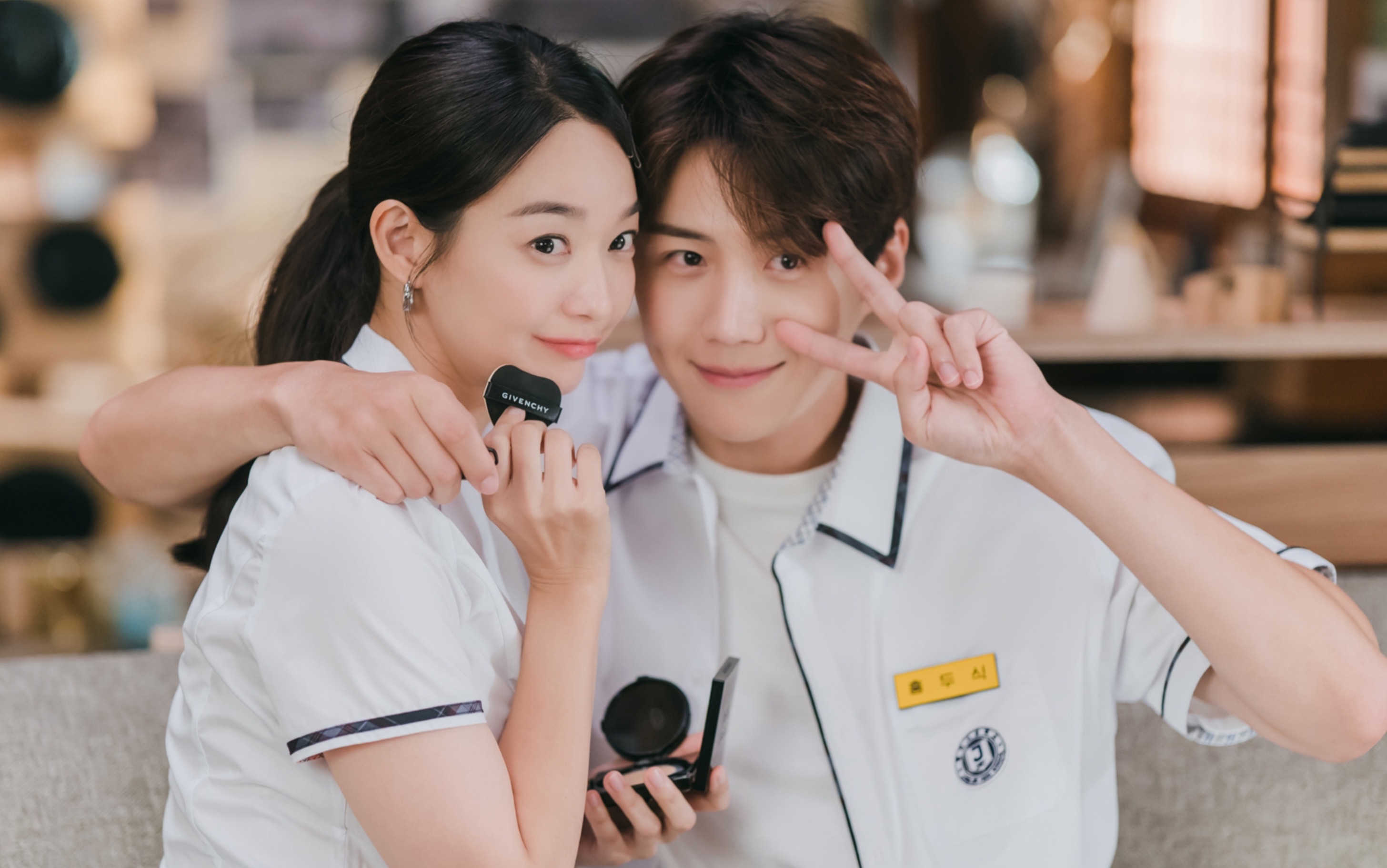 论女生的恋爱清单有多难顶 男主被绑架了你就眨眨