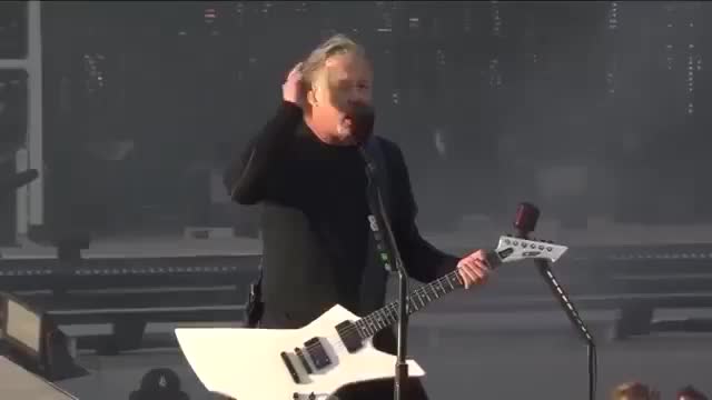 [图]Metallica - Sad But True