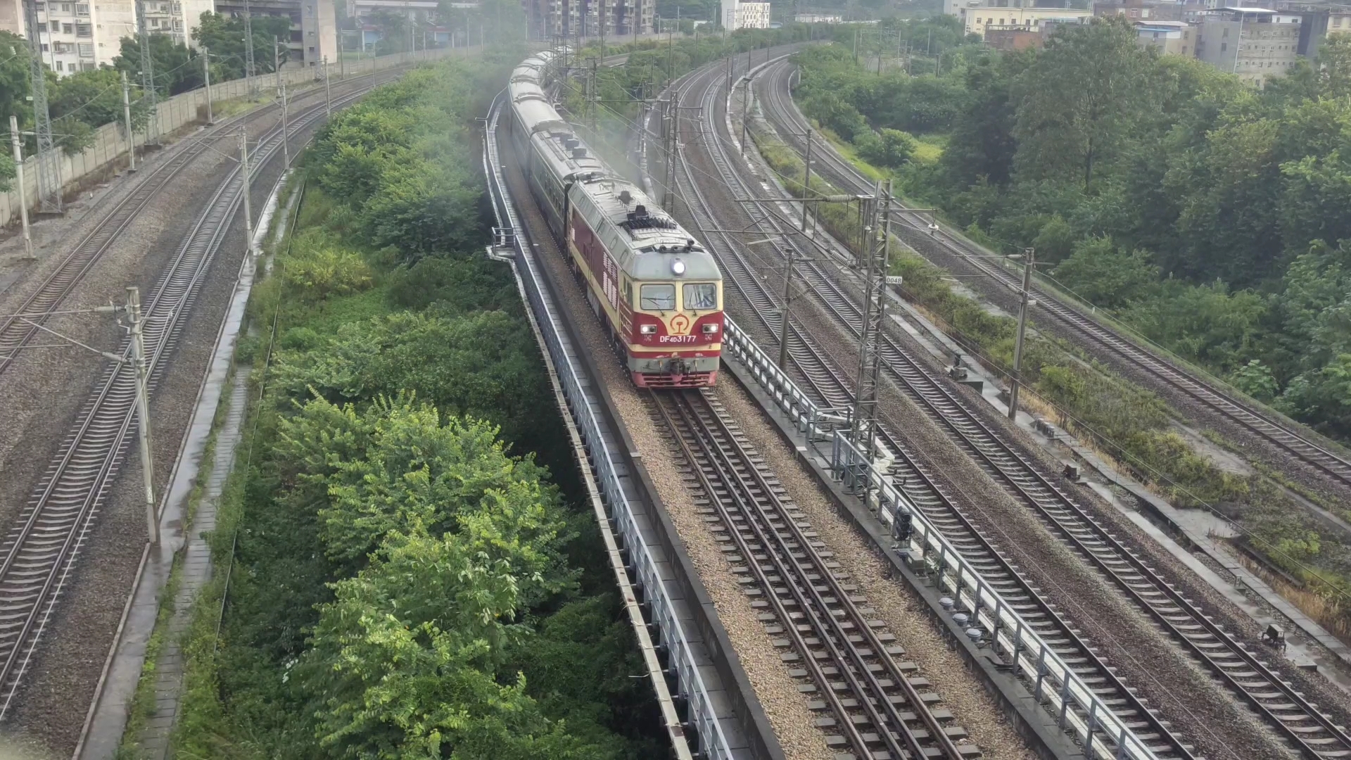 火车快速通道图片