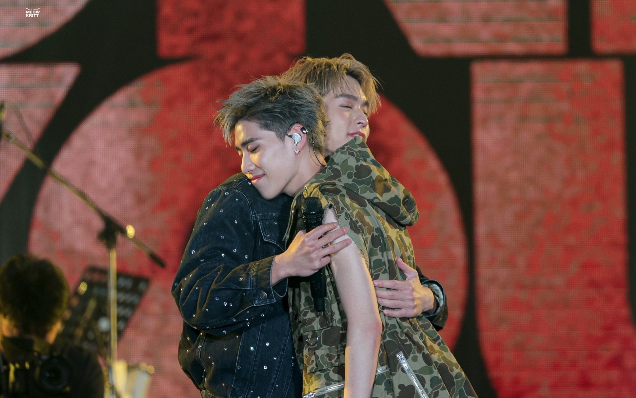 bkpp | 泰语中字|梦回1008!拥抱牵手 一起唱safe zone   小喜欢