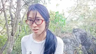 Download Video: 我就是队伍里拖后腿的猪队友，下次爬山这种活动别叫我了