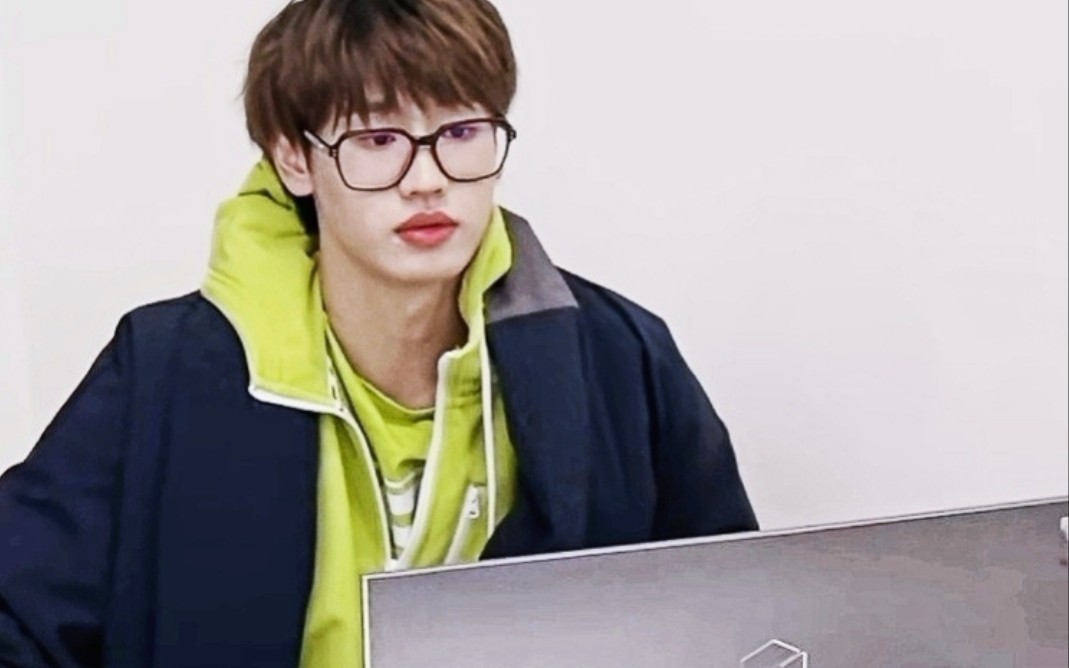 【ak刘彰】勤工俭学大学生小刘  超新星后台学习记录