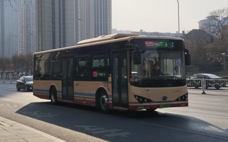 大连公交808路比亚迪k8ba通过星海广场