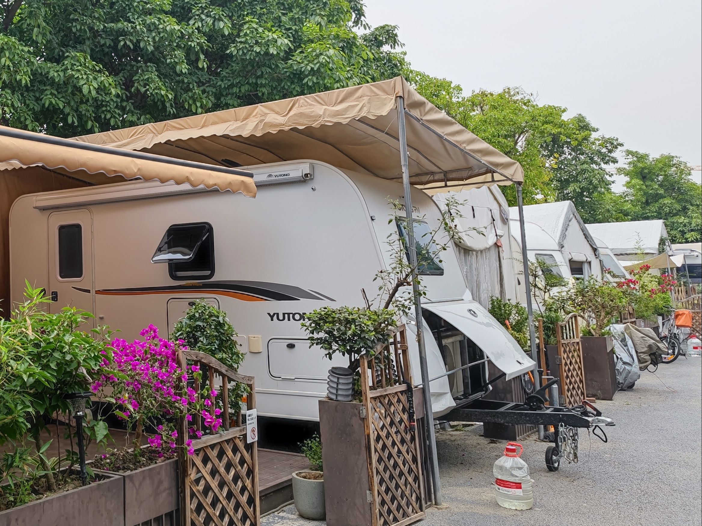 离职一年,每周一次的社交活动还是要保障,今天在房车营地喝酒