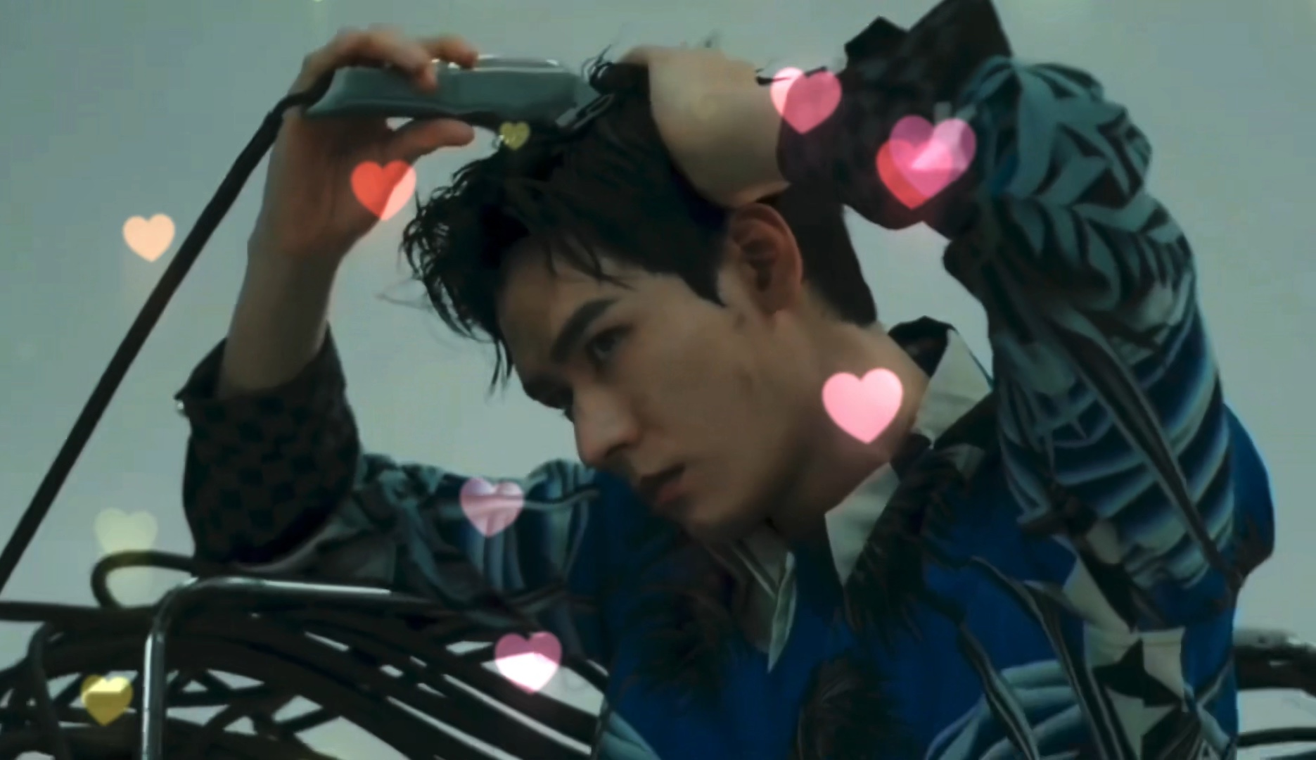 我只想问龚俊: 是你那个好哥哥 让你剃板寸吗?