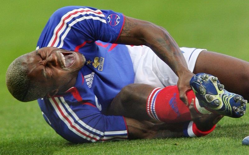 内容可能引起不适请谨慎观看,盘点近年来与中国球员有关的断腿惨剧!