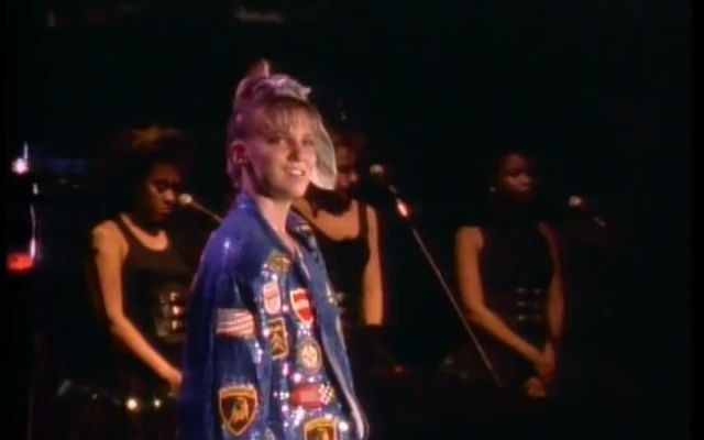 [图]【首次个人巡演】Debbie Gibson - Only In My Dreams (Sept 16, 1988)