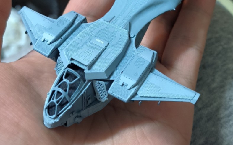 我用10块钱材料做的光环halo鹈鹕号模型