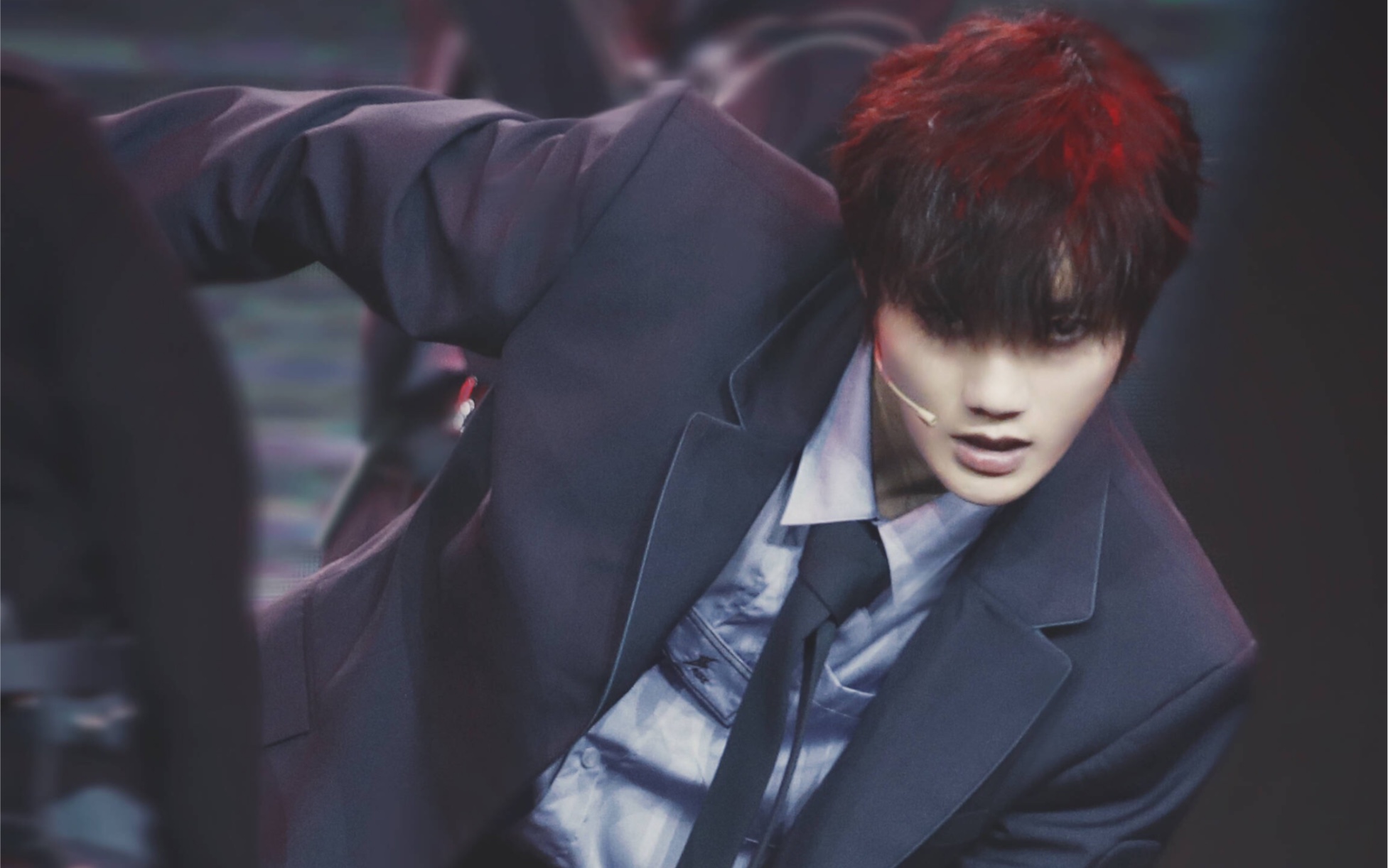 【r1se刘也】台上偷心台下甜心 反差萌带来奇妙化学反应