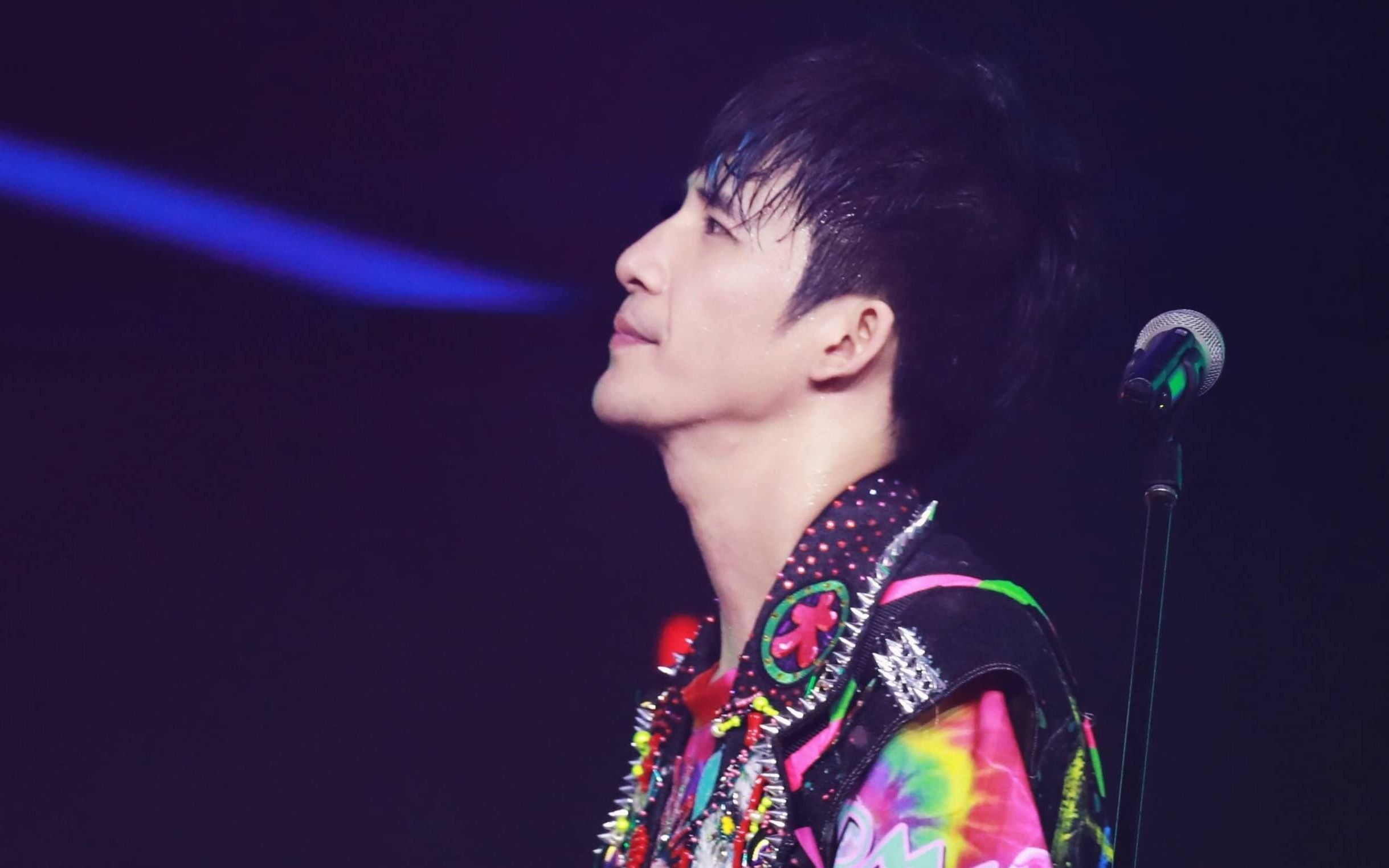 娱乐:大张伟不能哭的,他哭了,就真哭了_哔哩哔哩 (゜-゜)つロ 干杯