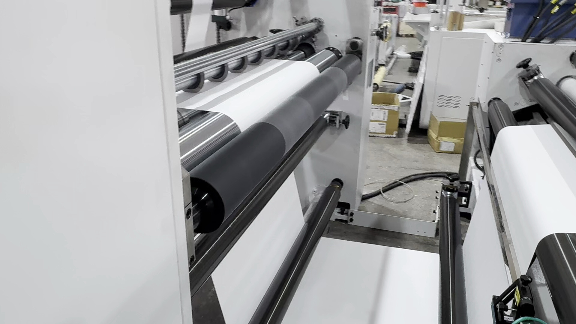 欧丹大卷径25克厚薄纸分切机验收现场实拍