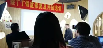 Video herunterladen: 对于婚外恋，都是与两性的亲密有直接关系做私密养护，把握自己的男人