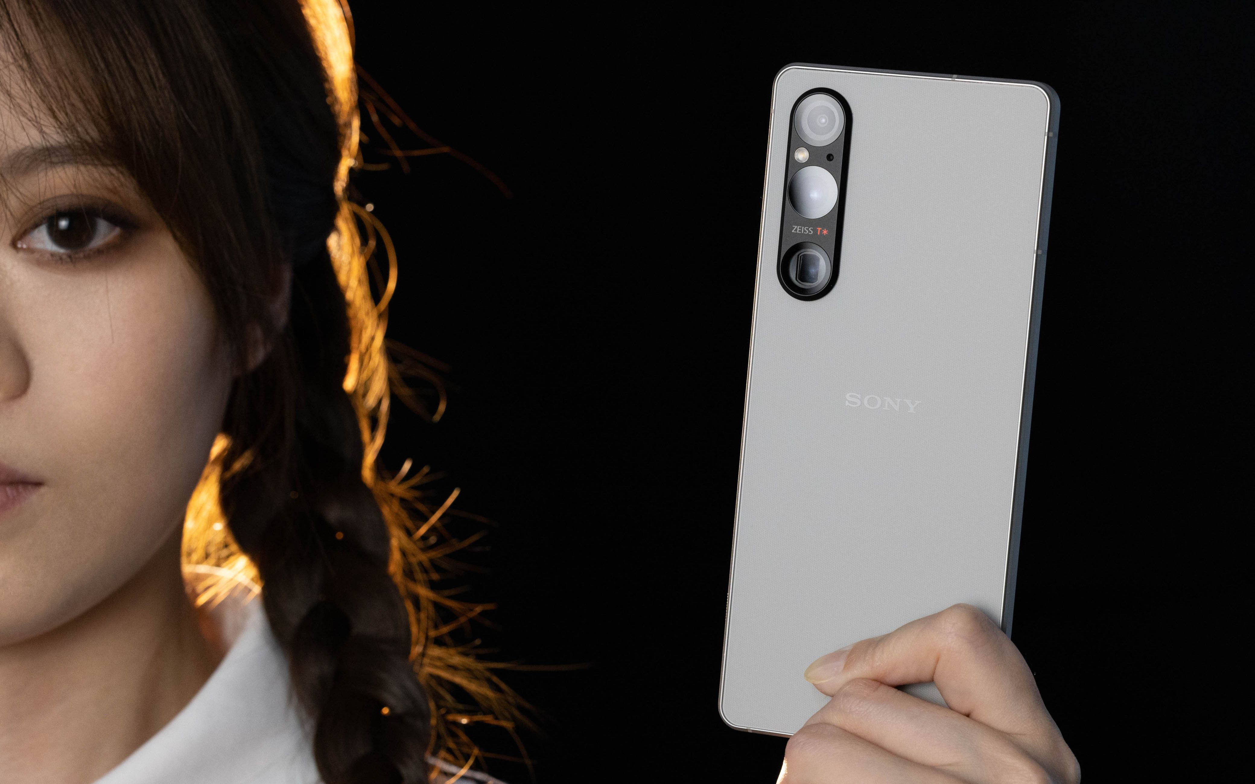 「c 」我用2.39的眼睛看你:索尼xperia 1v电影影像手机