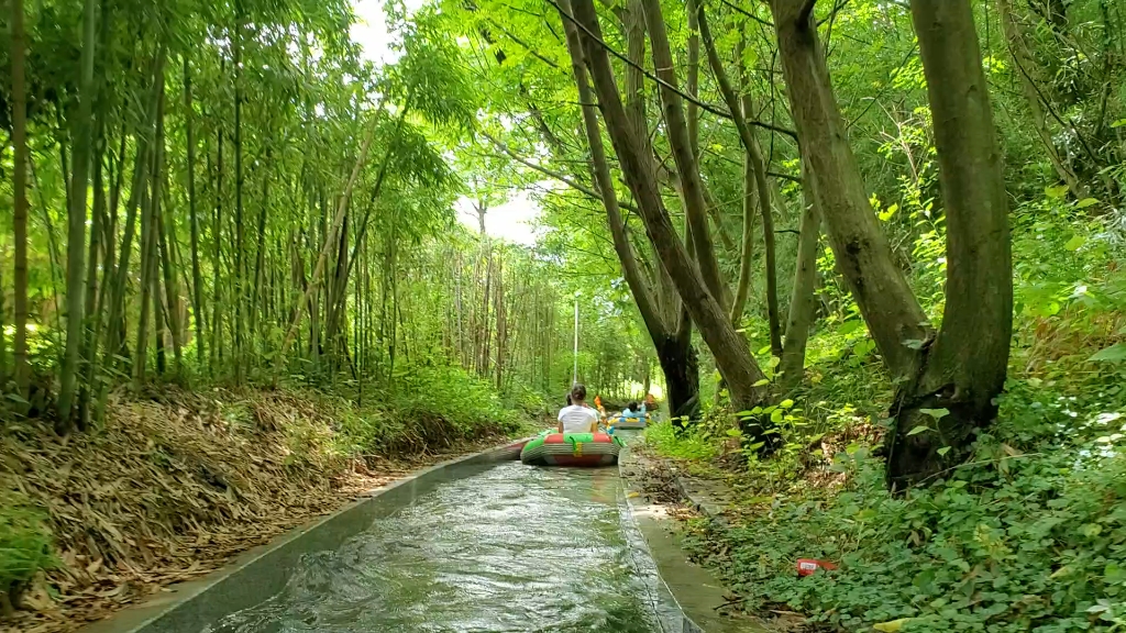 宜兴张公洞竹林漂流