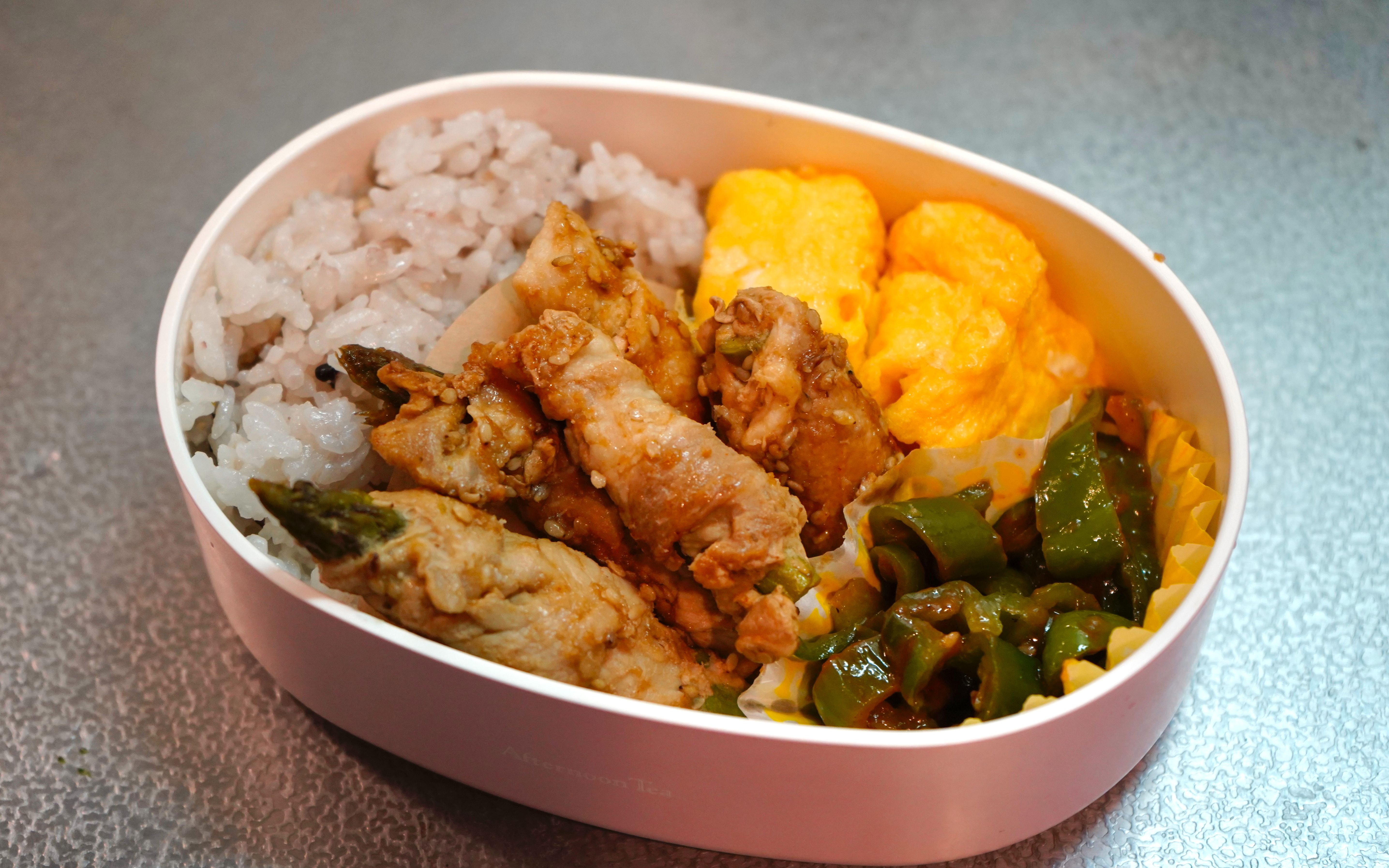 【日本上班族的午餐便当】芦笋肉卷/番茄酱炒青椒/便当装盒打包>>