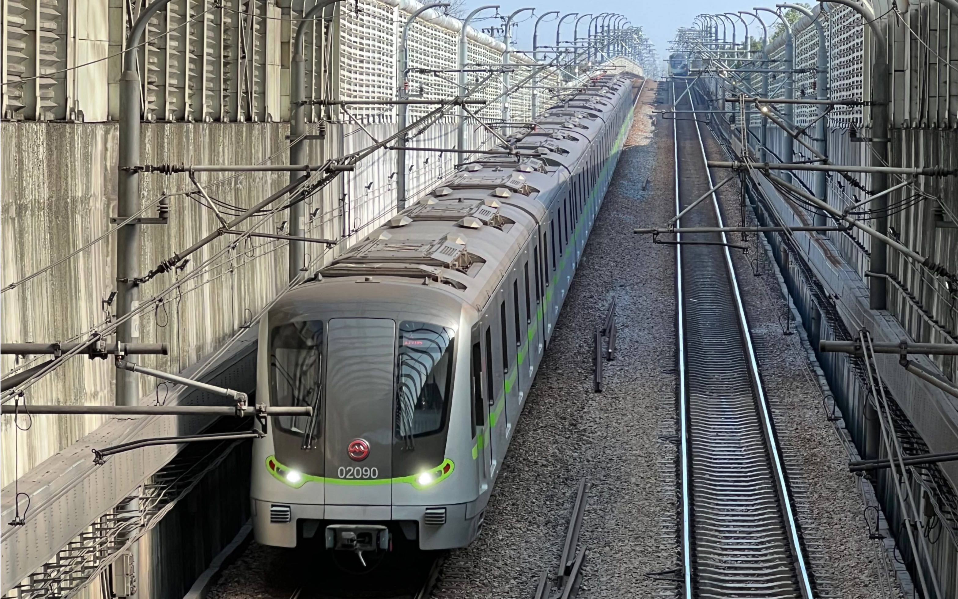 【上海地铁】新机位!远东大道-凌空路区间观看入地