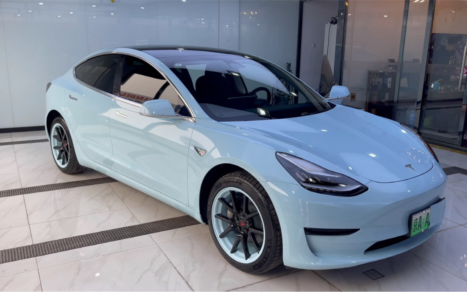 model3改色冰川蓝少女心泛滥