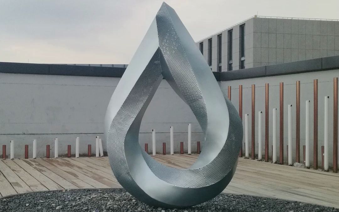 售楼处不锈钢水滴雕塑