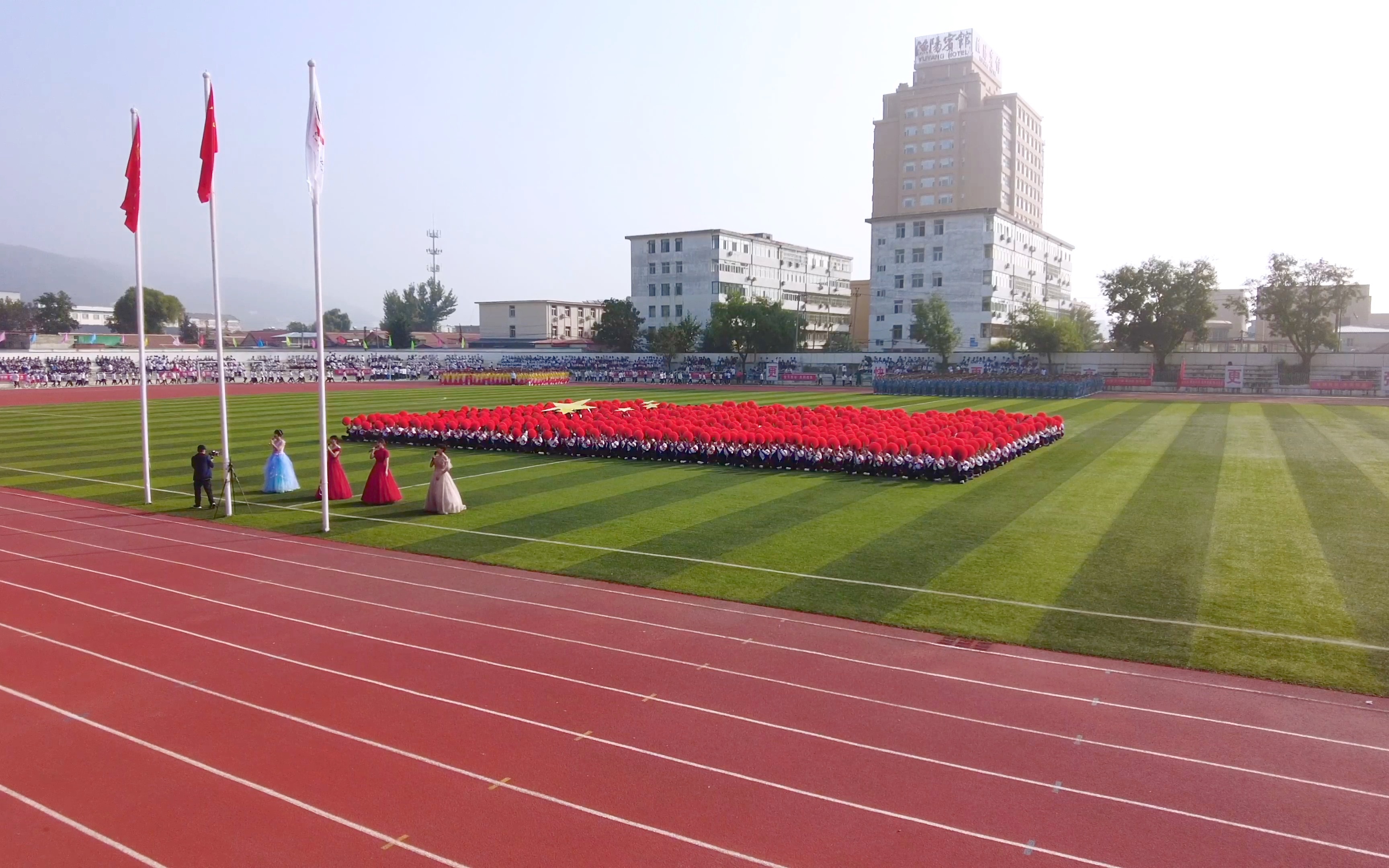蓟州一中第23届体育节高二年级《五星红旗,我爱你》