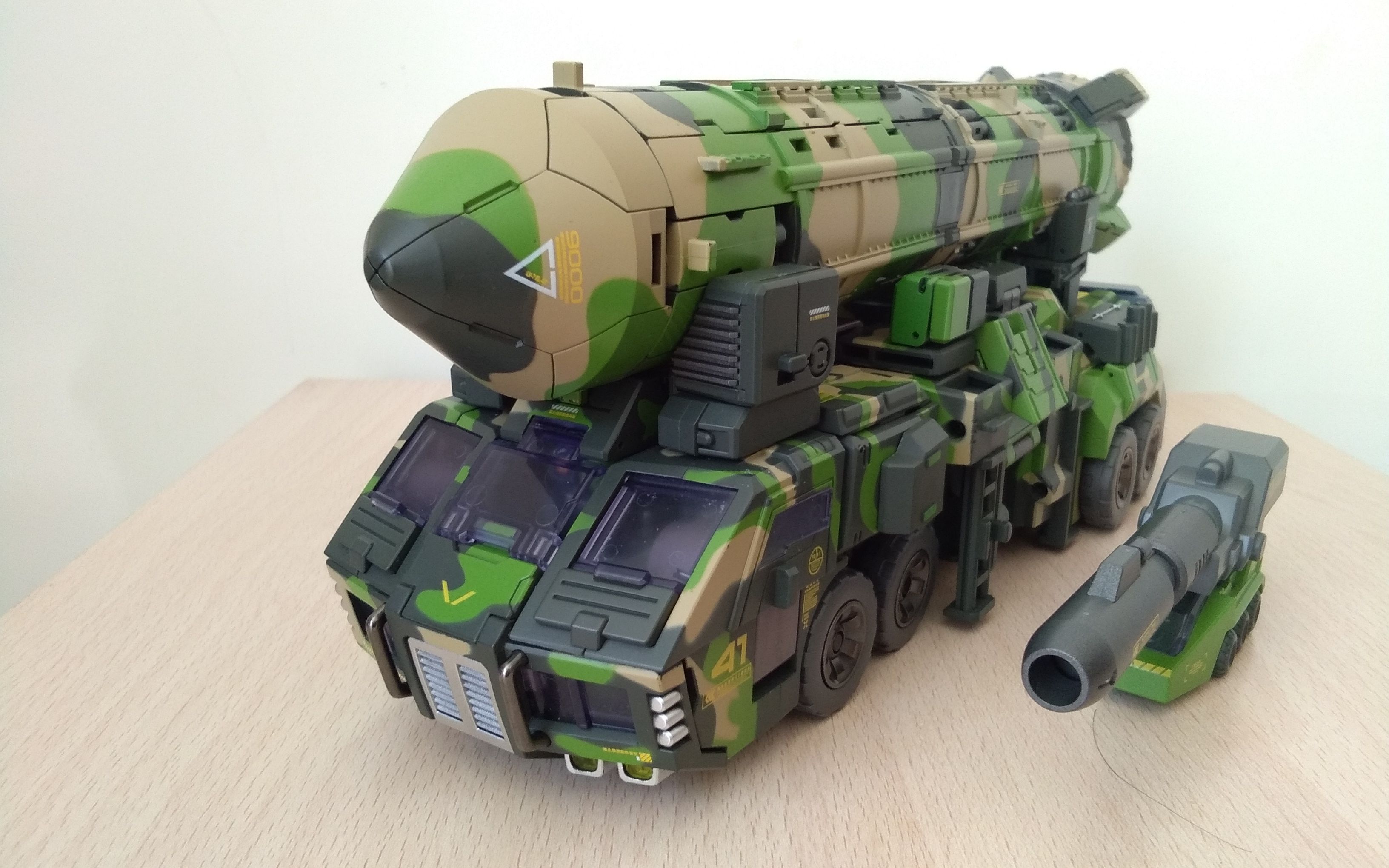 tfc核弹版滚雷擎天柱