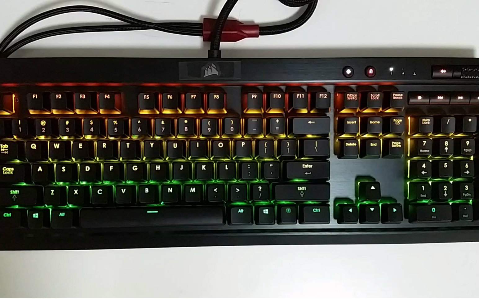 海盗船k70 rgb 灯光效果展示
