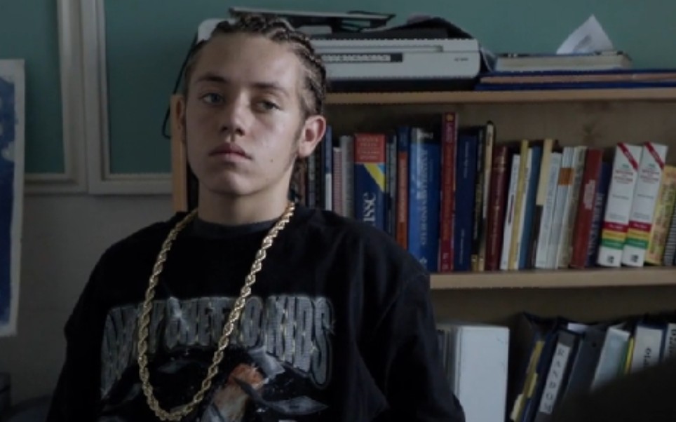 「无耻之徒」gallagher一家的监狱生活-fiona& carl& ian